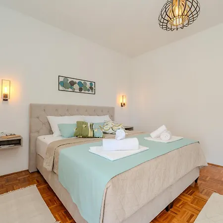 Tinel Apartment Sukosan Room photo