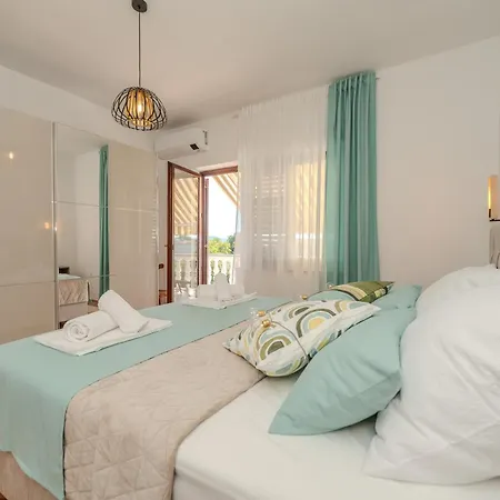 Tinel Apartment Sukosan Exterior photo