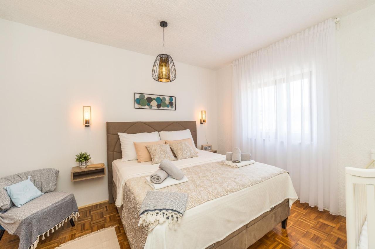 Tinel Apartment *