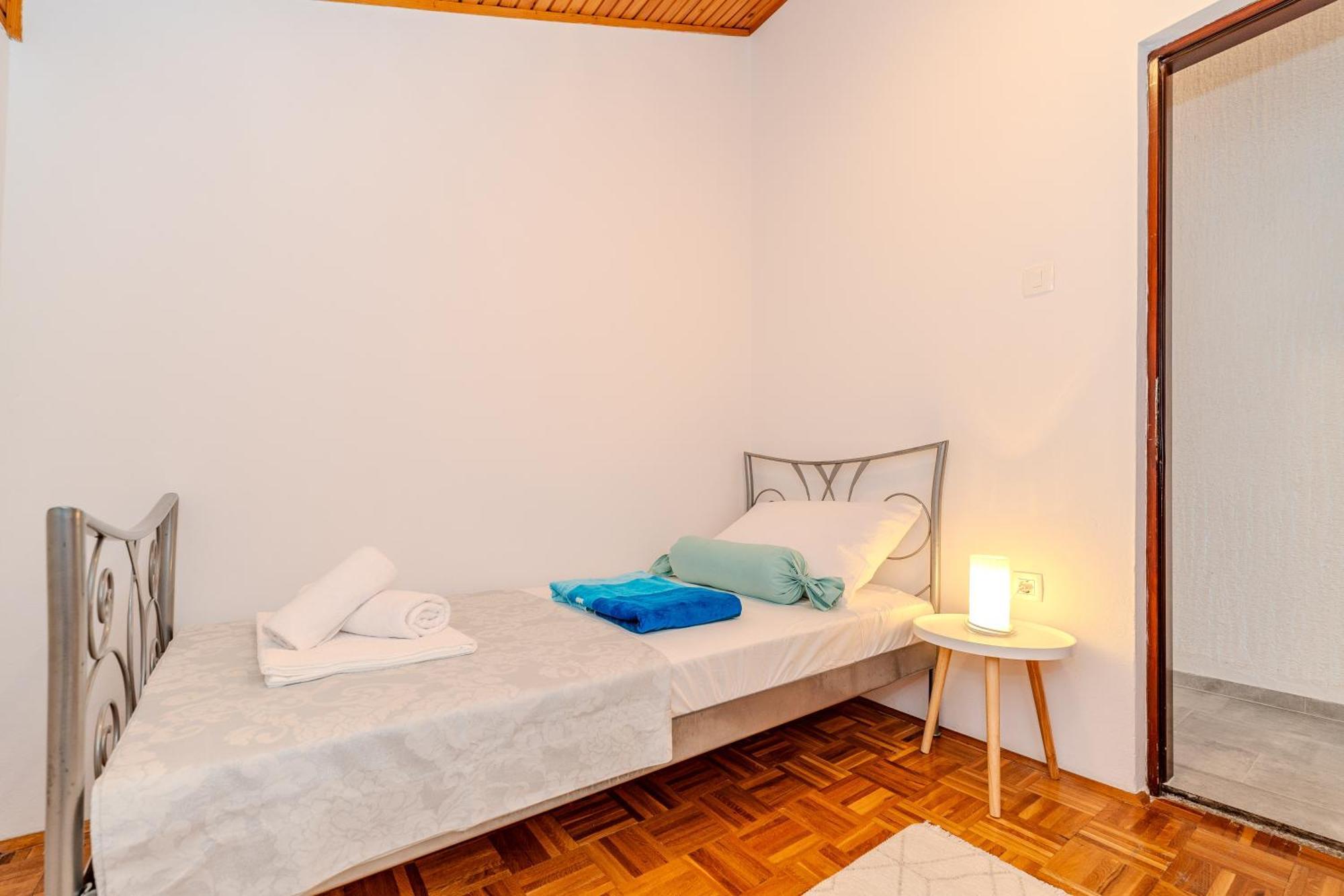Apartment Tinel
